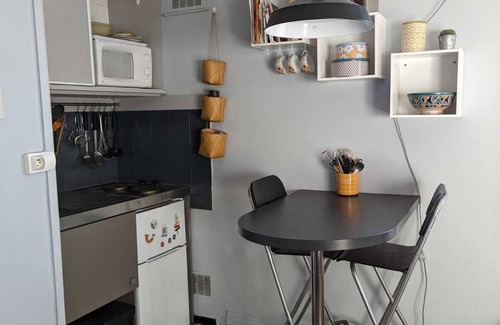 Epinettes Apartment | Cosy studio just a stone's throw from Paris