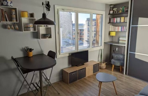 Epinettes Apartment | Cosy studio just a stone's throw from Paris