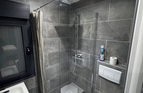 Villeneuve-le-Roi Apartment | Cosy studio near the airport