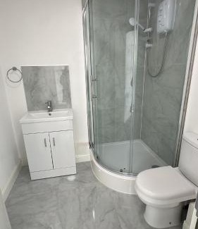 Scunthorpe Apartment | Cosy Studio Station House Apartment Free Wifi, Parking & EV