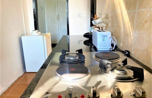 Chegutu Apartment | Cosy studio with kitchenette in Norton - 2120