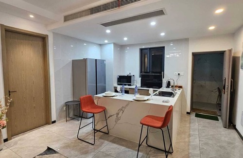 Gombe Apartment | Cosy stylish 1 bed Apartment with rooftop pool ina residential area of Gombe