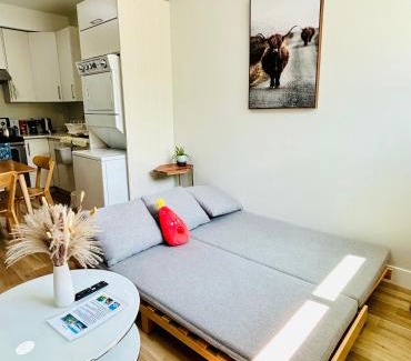 Surrey Apartment | cosy suite by sea and golf courses near Vancouver
