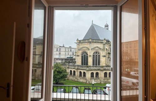 Downtown Le Havre Apartment | Cosy T2, Notre-Dame church view, downtown, new
