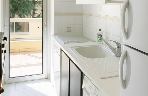 Prado - Republique Apartment | Cosy T2 with air conditioning, pool & parking included. Just 5 minutes from the Croisette!