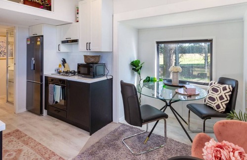 Christchurch House | Cosy Tiny Home – Peaceful Paddock Stay