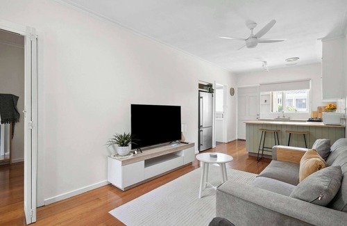 Geelong West House | Cosy Townhouse in the Heart of Geelong West
