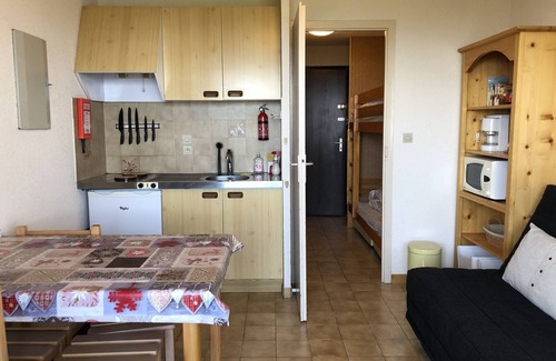 Thollon-les-Memises Apartment | Cosy traditional studio with lake views, minutes from ski slopes and beaches.