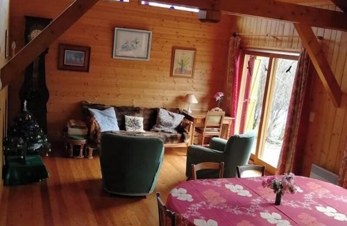 Foncine-le-Bas House | Cosy Traditional Gîte de Caractère