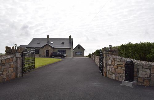 Mullet Peninsula Apartment | Cosy two bedroom cottage on the Mullet Peninsula