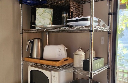 Warrnambool House | Cosy unit under the vine with separate bedroom and toilet. nnn