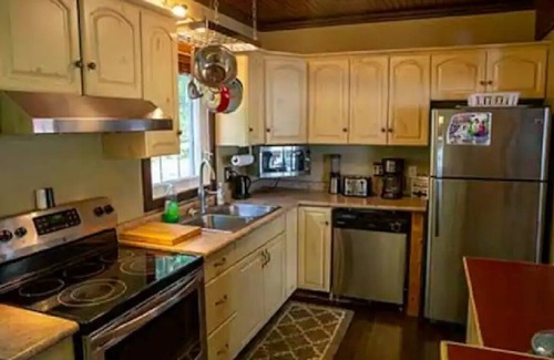 New Dundee Cottage | Cosy Updated Lakefront Cottage