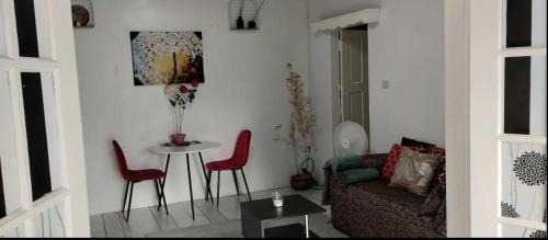 Woodbrook Apartment | Cosy Uptown Apartments 6 Minutes to the City Centre