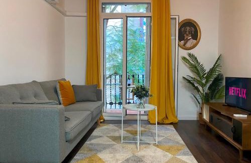 El Poble-sec Apartment | Cosy Urban Oasis 1BD in Poble Sec By MyRentalHost