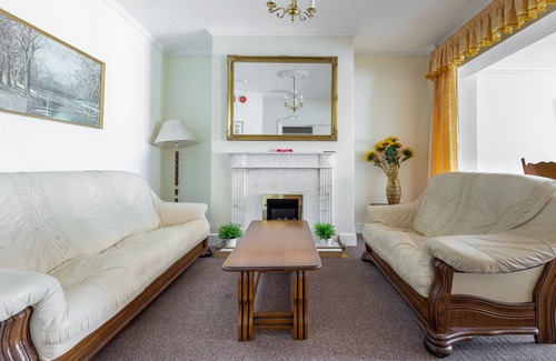 Fairfield House | Cosy Victorian Building, close to city centre and amazing public transport links
