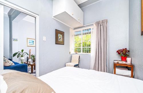 Rosebank Apartment | Cosy Victorian Style Full Apartment