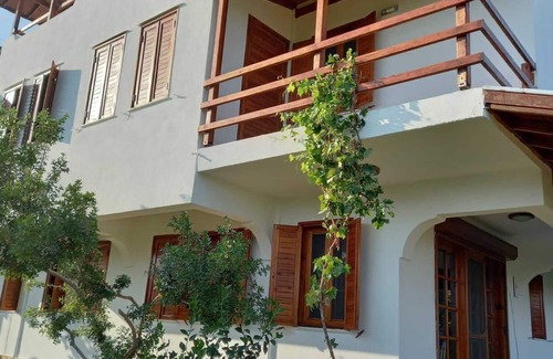 Ozdere House | Cosy villa in a big mandarin garden close to seaside