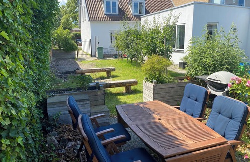 Kastrup House | Cosy villa near beach, train, airport