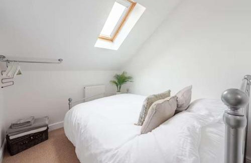 Giltbrook Apartment | Cosy Village Apartment in Nottingham with parking