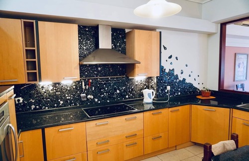 Volos City Centre Apartment | Cosy Volos Apartment With a View of Mount Pelion few Minutes From Port & Trains