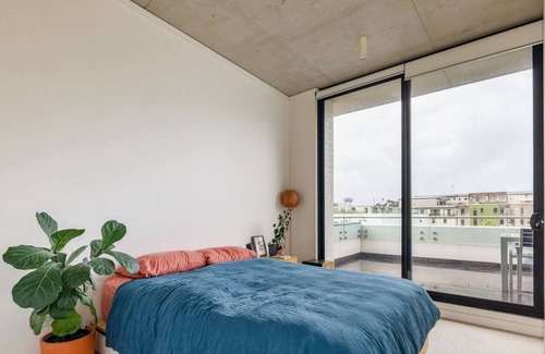 Alexandria Apartment | Cosy warehouse-style 2-bedroom apartment