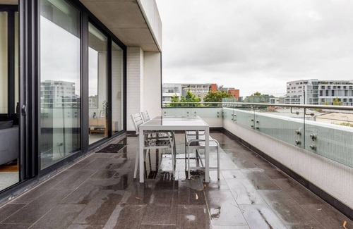 Alexandria Apartment | Cosy warehouse-style 2-bedroom apartment