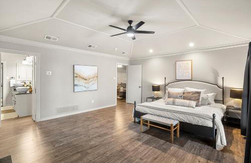 Rowlett House | Cosy Waterfront Home