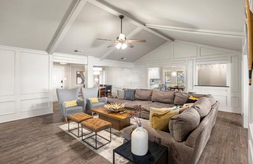 Rowlett House | Cosy Waterfront Home