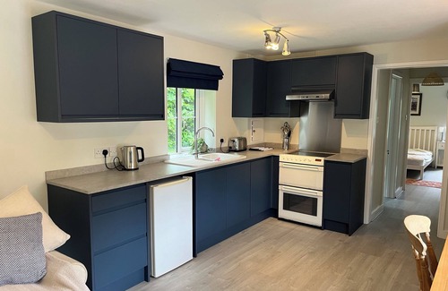 Ashford Hill Cottage | Cosy & well located cottage in beautiful countryside. Pet friendly.