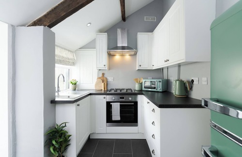 Kenfig Hill Cottage | Cosy Welsh Cottage with countryside views