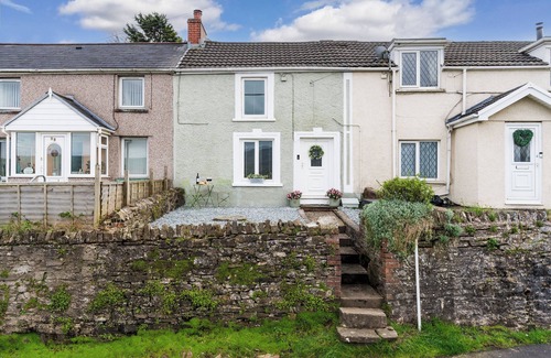 Kenfig Hill Cottage | Cosy Welsh Cottage with countryside views