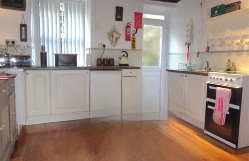 Tanygrisiau Cottage | Cosy Welsh Cottage near to Ffestiniog Railway, local beaches, walks & activities