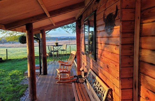 Cronberry Cabin | Cosy wood cabin in rural area near national park