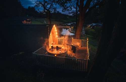 Wing Cabin | Cosy Woodland Cabin with Hot Tub