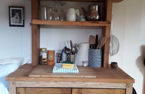 Saint John's Town of Dalry Cabin | Cosy woodland off grid Shepherds Hut - Hazel