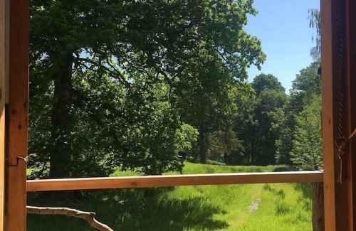 Saint John's Town of Dalry Cabin | Cosy woodland off grid Shepherds Hut - Hazel