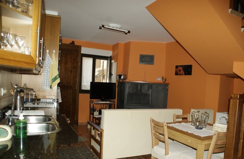 Santa Cruz de los Cuerragos Cottage | Cottage in Sierra de la Culebra, Biosphere Reserve. Wolf observation.