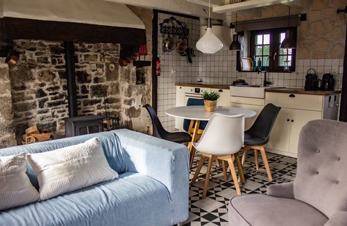 Saint-Maurice-pres-Pionsat Cottage | Cottage in Auvergne near Cascade Gour