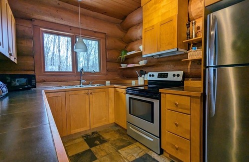 Lac Superieur Village Ski Chalet | Cote Nord Tremblant Scandinavian Log cabin, hot tub, pool, tennis, nCITQ 234533