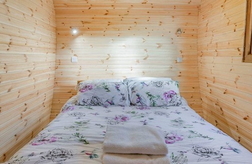 Pentrefelin Cabin | Cothi lodge luxury clamping on the heart of Wales