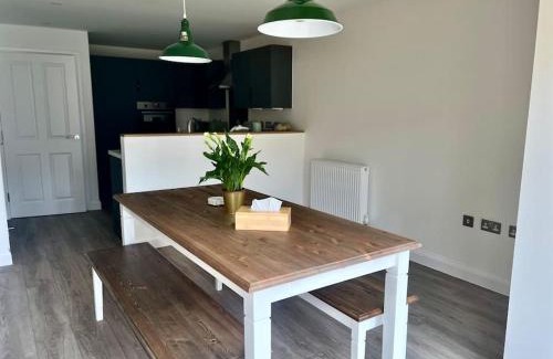 Chippenham House | Cotswold Cottage Getaway Home