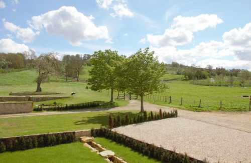 Stanton Cottage | Cotswold Cottage in historic village of Stanton with views over open fields