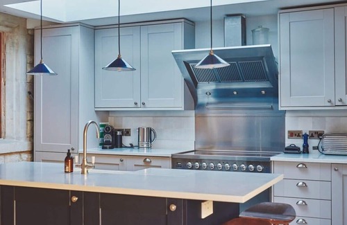 Cheltenham House | Cotswold Cottage | Period Charm | EV & Gym