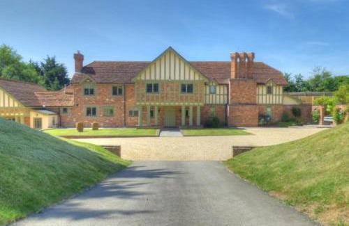 Rowde Villa | Cotswold Country house Villa Retreat With Pool