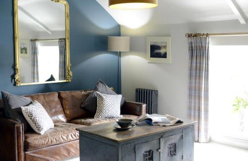 Moreton-in-Marsh Apartment | Cotswold Grey