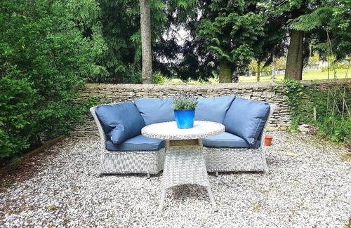 Stratton House | Cotswold Luxury, Cirencester, walks, pubs, shops