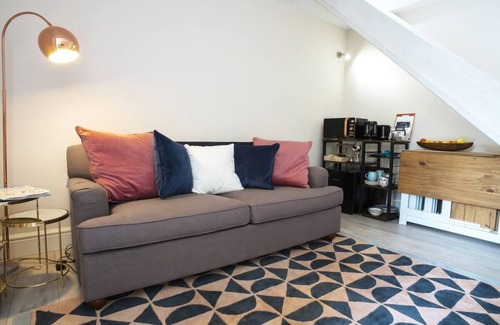 Chipping Campden House | Cotswold Retreat with Private Hot Tub