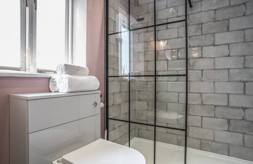 Chipping Campden House | Cotswold Retreat with Private Hot Tub