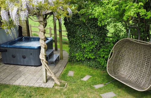 Upton Cheyney Other | Cotswold Way Getaway W/Hot tub