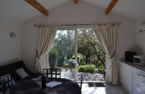 Saint-Andre-de-Roquelongue Cottage | cottage in saint andre de roquelongue, aude, air conditioning, with swimming pool, garden terrace